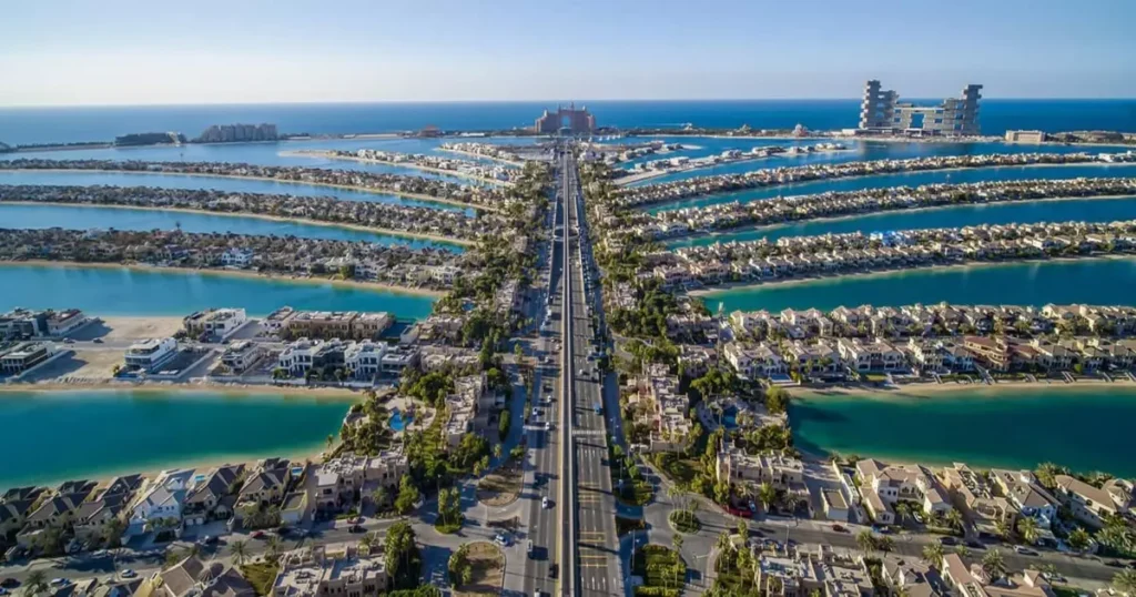 Discovering Palm Jumeirah's Iconic Landmarks